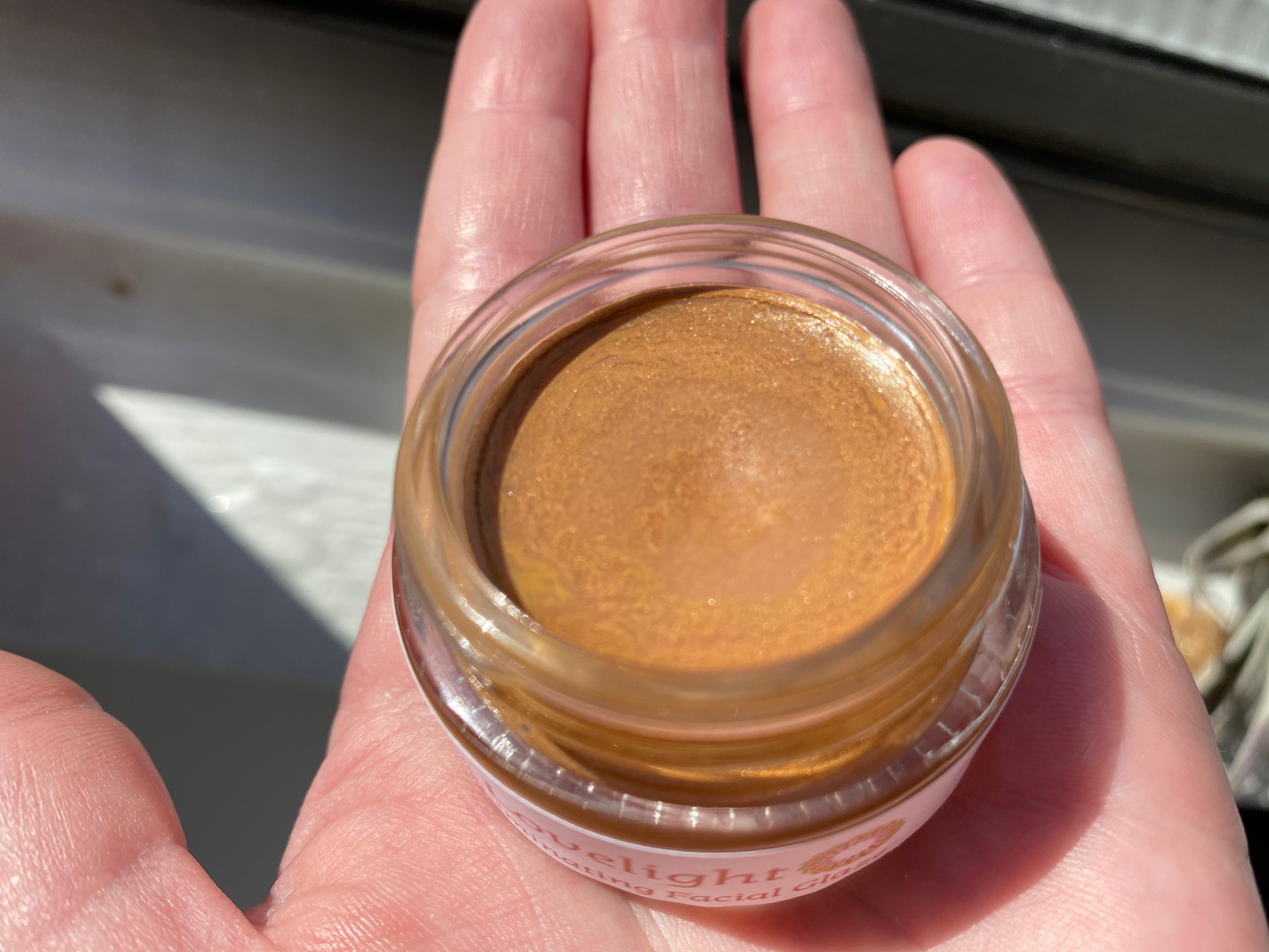 Love light Illuminating Facial Glaze